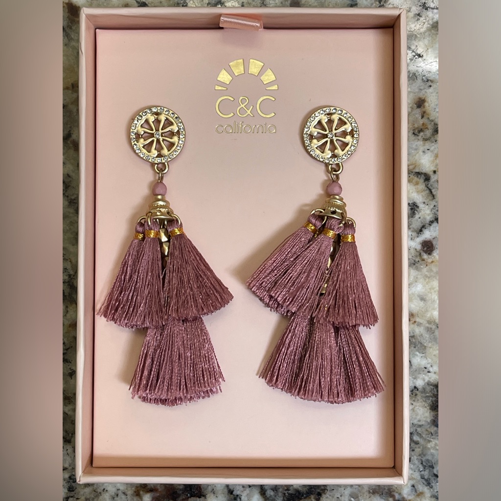Nwot In Box CC California Mauve Gold-Tone Tassel Chandelier Earrings 8$